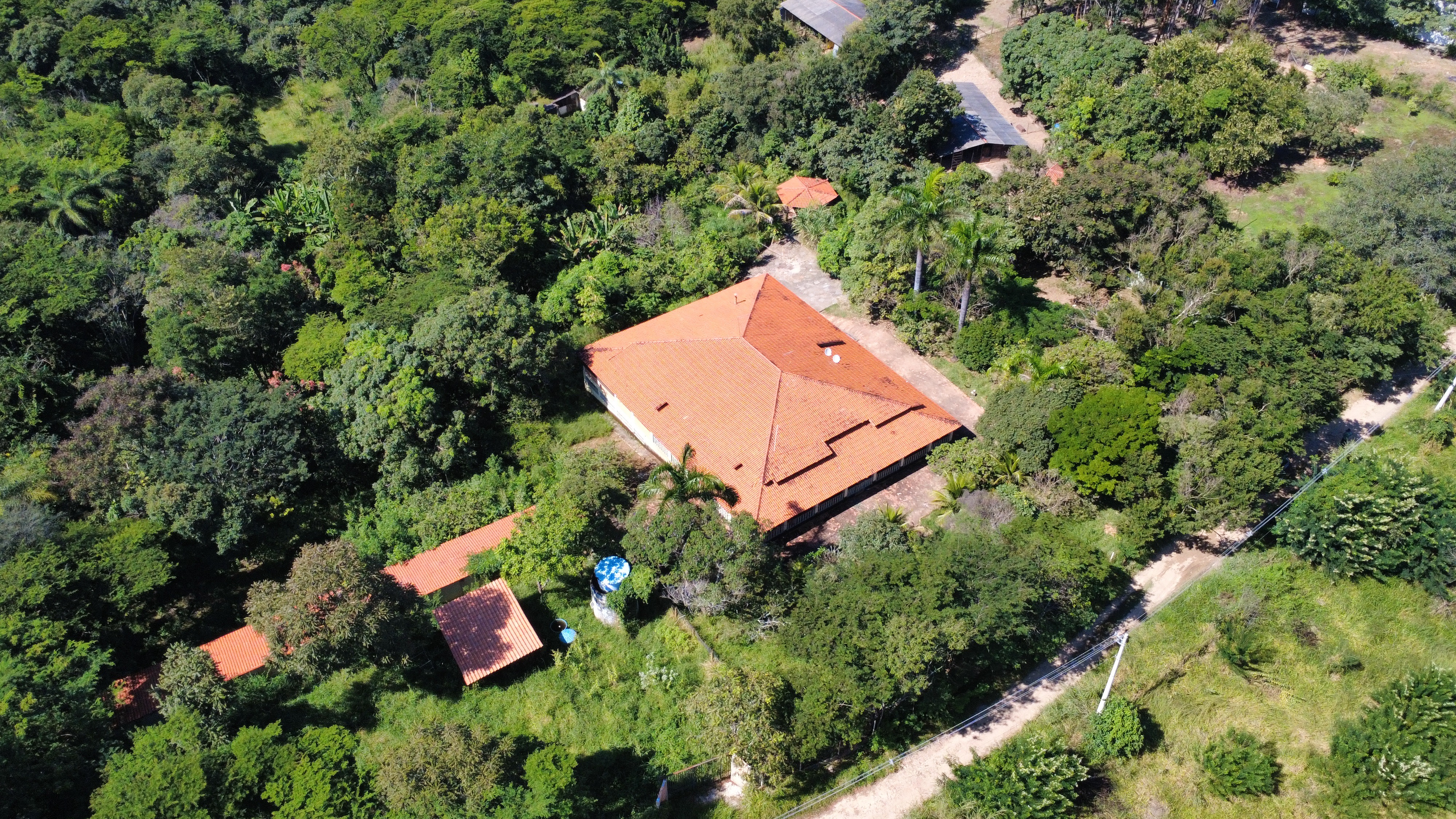 Sítio com 20.000m² e Casa Estilo Fazenda à Venda em Santa Luzia | Fazendinha do Barão | Potencial Residencial e Comercial — foto 1