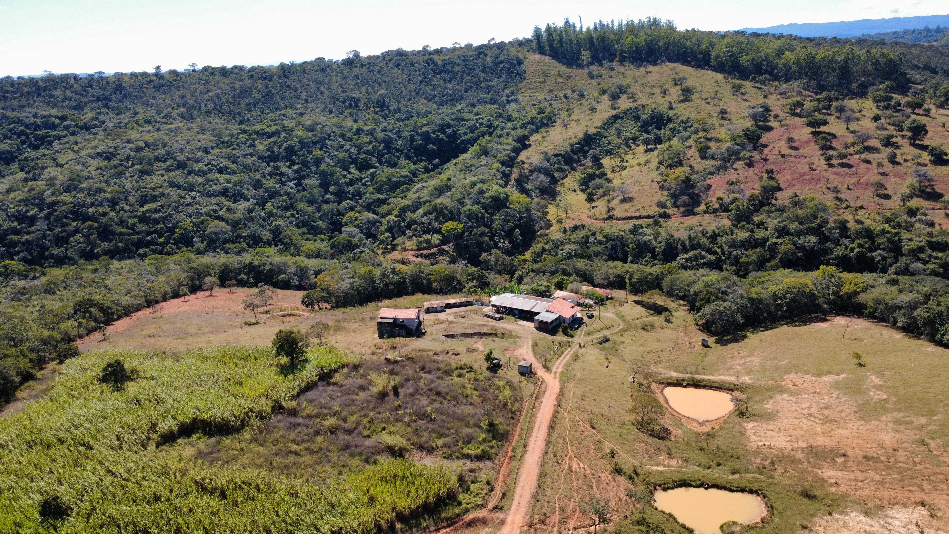 Área de 32 Hectares com Lagoa, Córrego e Poço Artesiano — foto 11