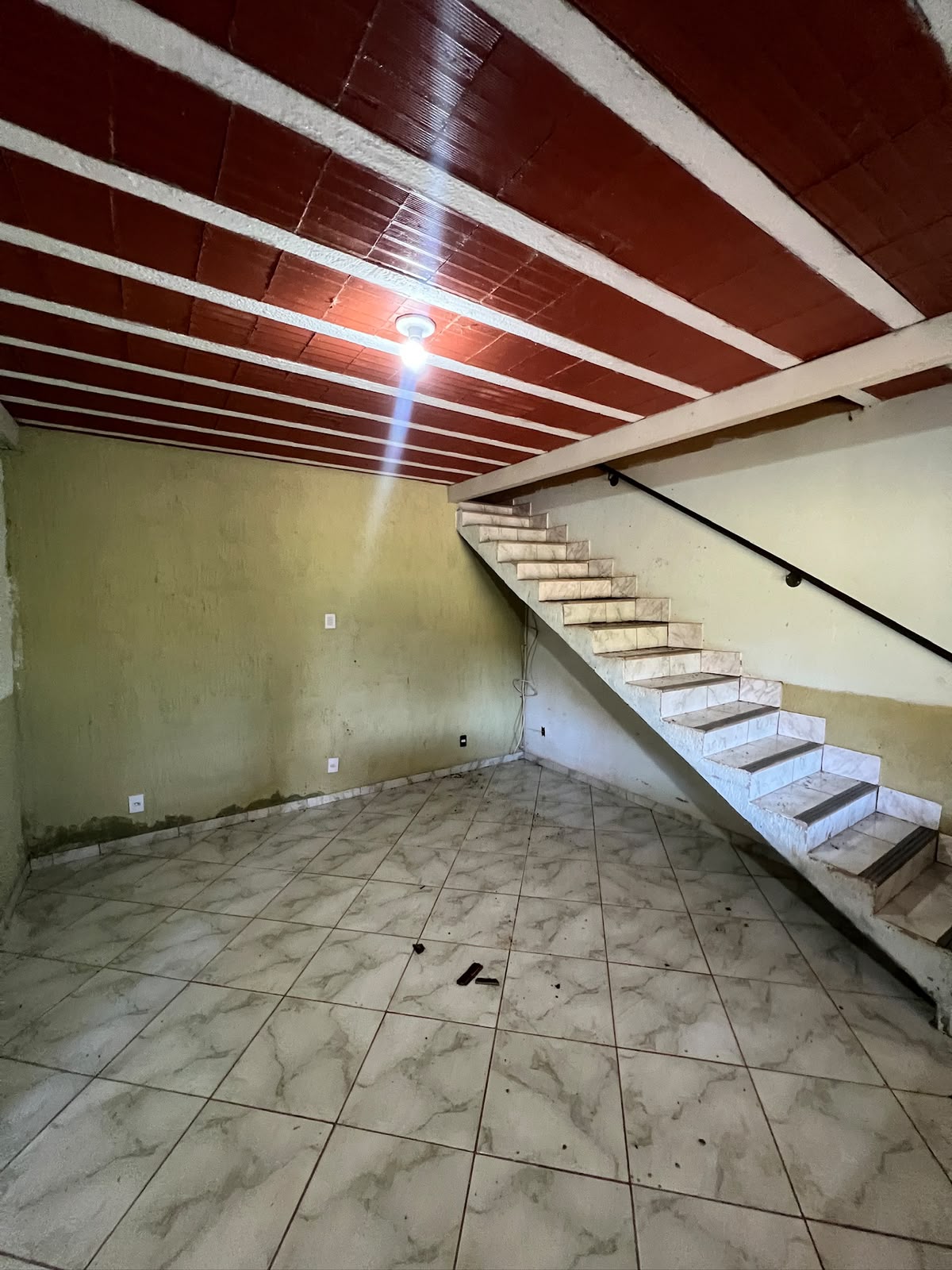 Chácara com 4.146m², Lagoa de Nascente e Casa com 4 Quartos em Água Limpa – Santa Luzia | R$ 750.000 — foto 1