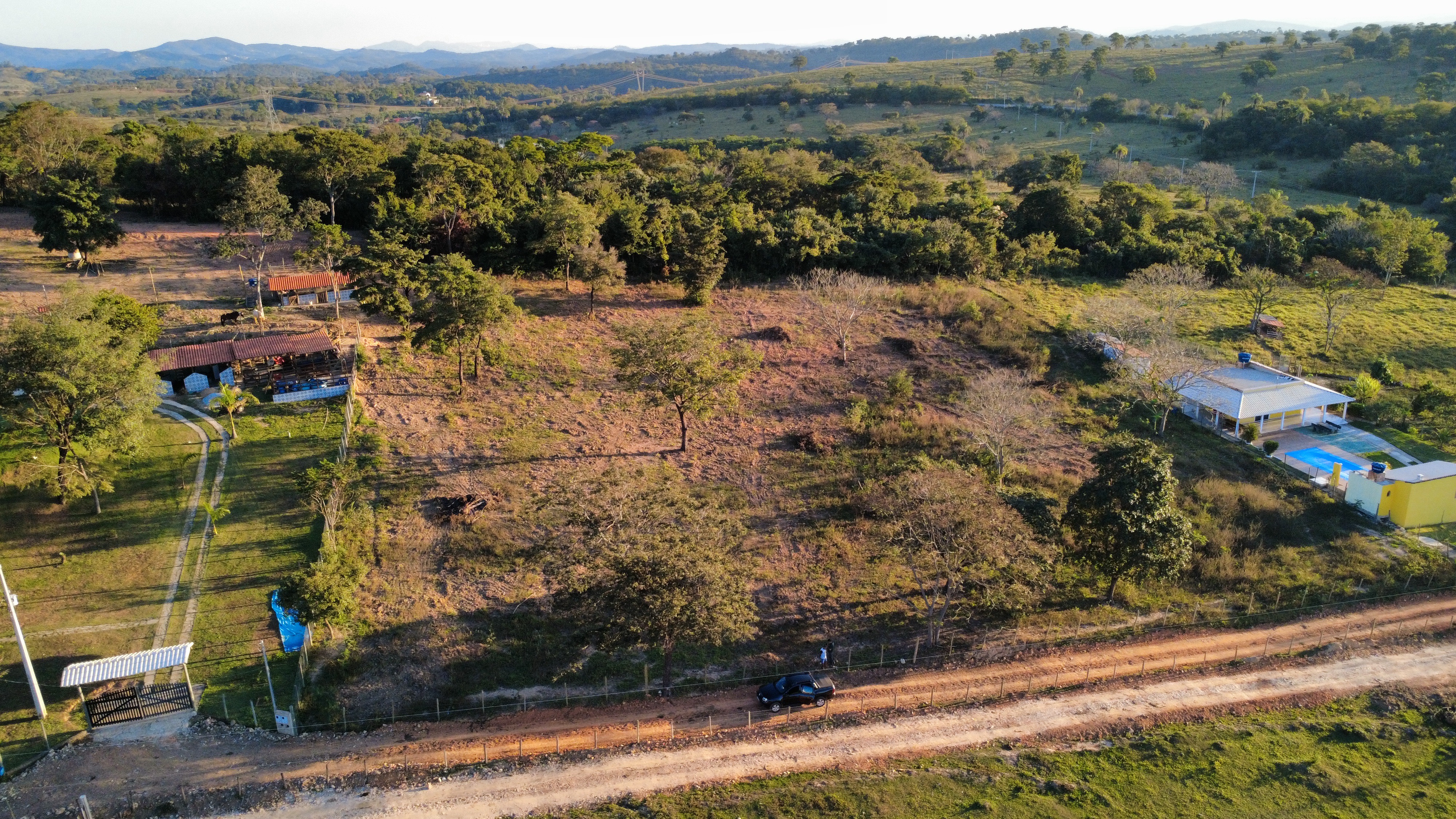 Terreno de 10.000m² Próximo à Rodovia